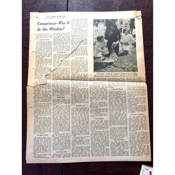 Lot Collection JFK Magazines, Book, Newspaper and Union Pamphlet - Picture 11 of 13